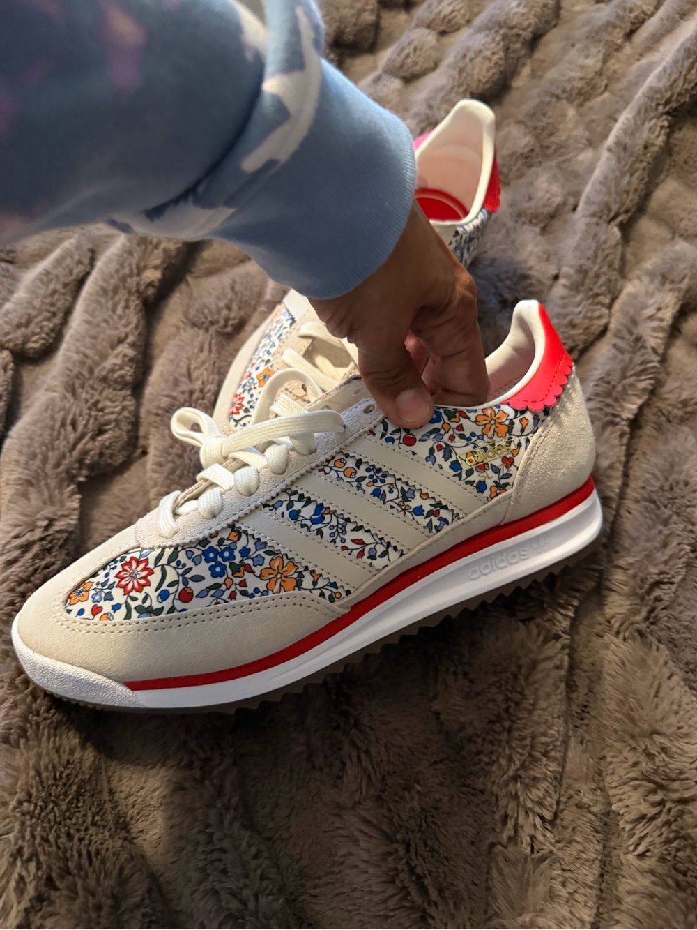 adidas Women’s Beige Floral SL 72 RS Sneakers with Pink Heel - Picture 2 of 4